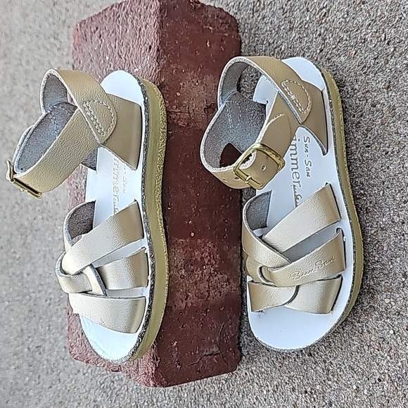 Salt Water Sandals Sun Sand Swimmers Gold Leather - Picture 1 of 11
